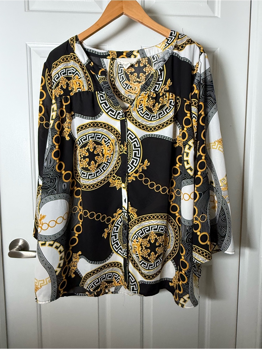 Baroque Chain Print Button-Front Tunic - Black & Gold